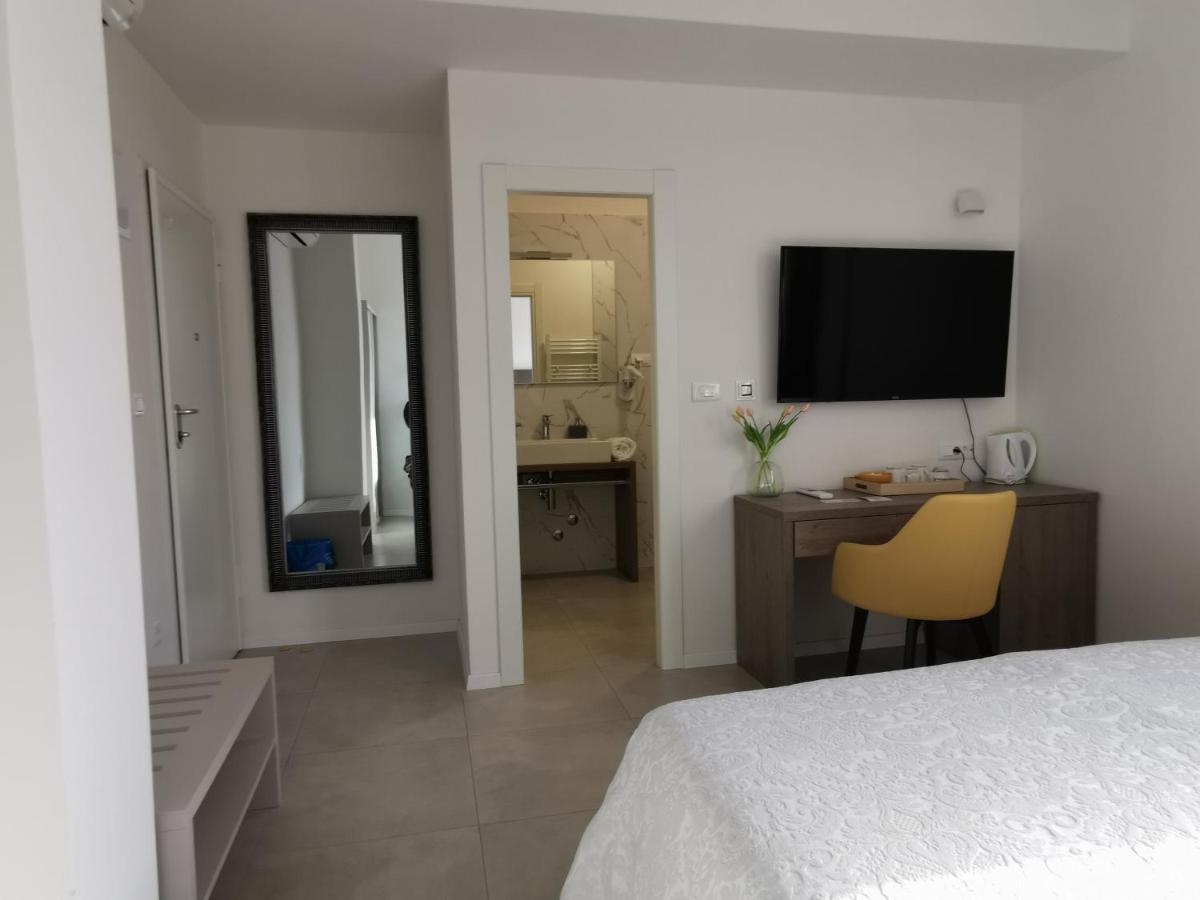 Luxury Rooms Pino Split Exterior foto