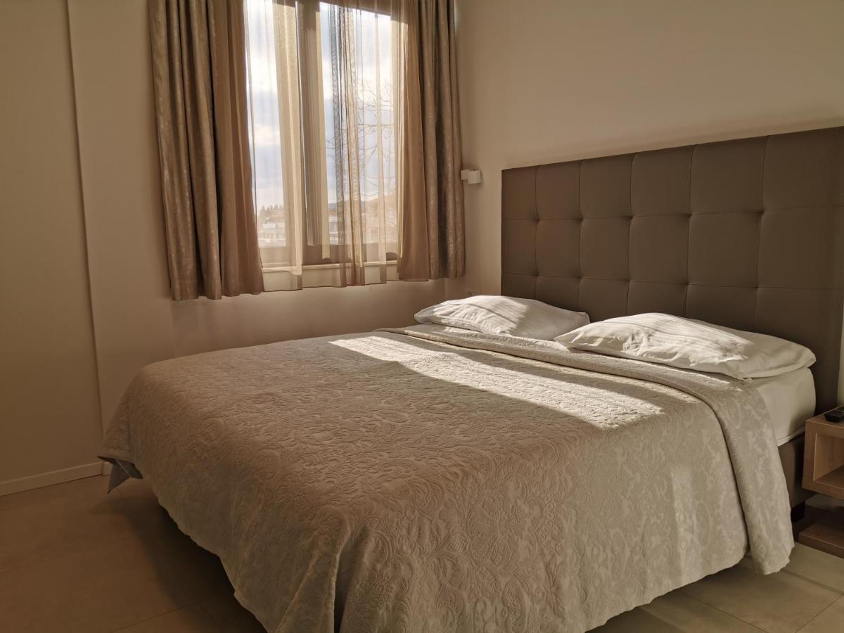 Luxury Rooms Pino Split Exterior foto